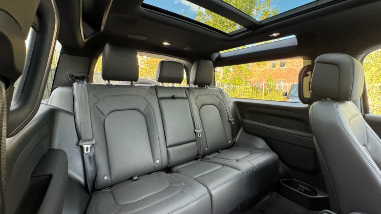 Land Rover Defender 3.0 D250 X-Dynamic HSE 90 3dr Auto Diesel Estate